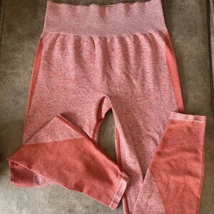 PINK SEAMLESS CLASSIC LEGGINGS Size Small Gently Used #0897